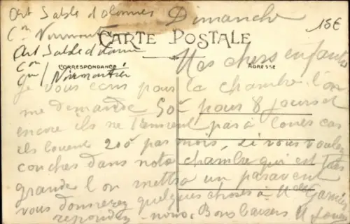 Ak Île de Noirmoutier Vendée, Boot am Strand, Strandhäuser im Hintergrund,  Architektur