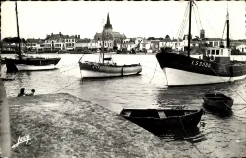 Ak Saint Gilles sur Vie Vendée, Hafen