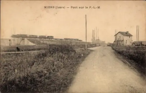 Ak Mions Isère, vue du rue, Pont