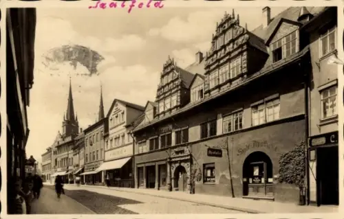 Ak Saalfeld an der Saale Thüringen, Historische Stadtansicht, Giebeldächer, Stadtapotheke, Feengr