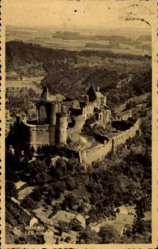 Ak Vianden Luxemburg, Luftaufnahme von Burg  Burgruine, Landschaft