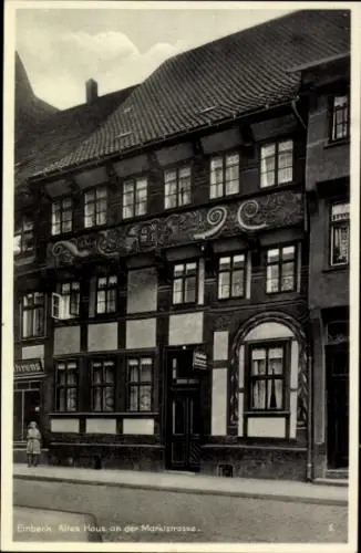 Ak Einbeck in Niedersachsen, Altes Haus an der Marktstraße,   Architektur, Geschäft