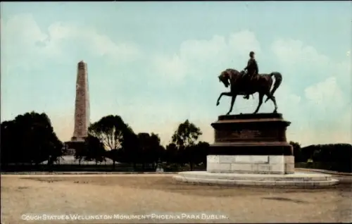 PC Dublin Ireland, Couch Statue and Wellington Monument in Phoenix Park