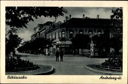 Ak Békéscsaba Tschabe Ungarn,  Andrássy-út, Gebäude, Menschen, Bäume
