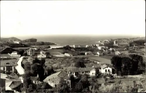 Ak San Vicente de la Barquera Kantabrien, Küstenansicht, Häuser, Meer, Landschaft