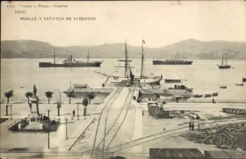 Ak Vigo Galicien Spanien, Hafenansicht, Schiffe, Statue von Elduayen, VIGO