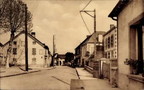 Ak Etroussat Allier, La Rue de la Poste