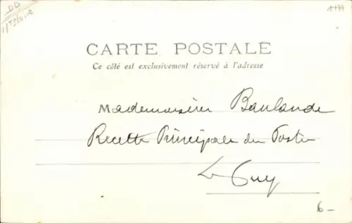 Ak Yssingeaux Haute Loire, Platz und Turm des Rathauses, Menschenmenge,  