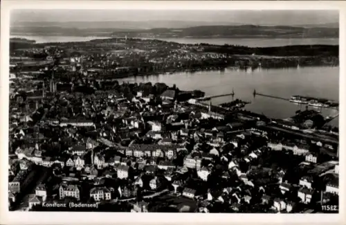 Ak Konstanz am Bodensee, Luftaufnahme von  Bodensee,  Stadtansicht