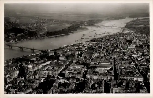 Ak Mainz am Rhein, Luftaufnahme von Mainz, Rhein, Brücken, Schiffe, Stadtansicht