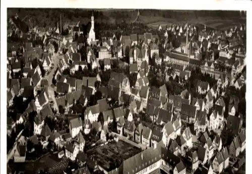 Ak Trossingen auf der Baar, Luftaufnahme von  zahlreiche Häuser, Kirche sichtbar