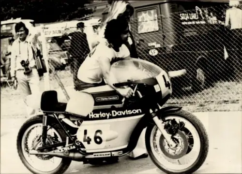 Foto Motorrennsport, Motorradrennfahrer, Motorrad Harley-Davison