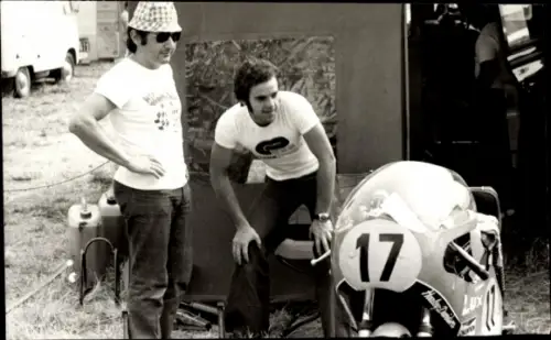 Foto Motorrennsport, Motorradrennfahrer, Motorrad Harley-Davison