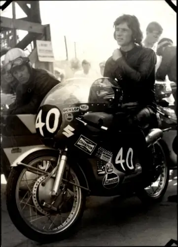 Foto Motorrennsport, Motorradrennfahrer Barry Sheene, Motorrad Suzuki
