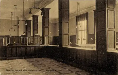 Ak Berlin Neukölln, Geschäftssaal der Reichsbank, Kasse