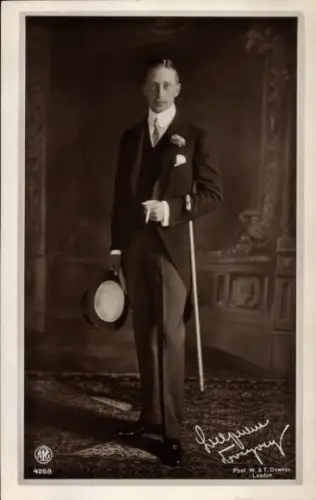 Ak Kronprinz Wilhelm von Preußen, Standportrait im Anzug, Zigarette, NPG 4268