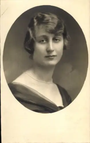 Foto Ak Frau-Porträt, Frisur
