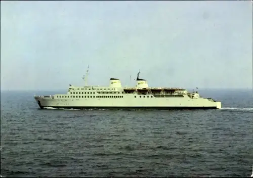 Ak Fährschiff Saßnitz vor Sassnitz auf der Insel Rügen, Backbord