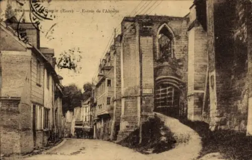 Ak Bernay Eure, Eintritt zur Abtei,  Architektur, Landstraße