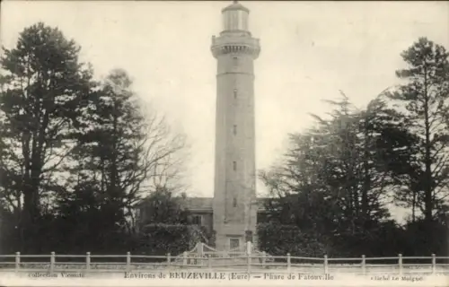 Ak Beuzeville Eure, Leuchtturm, umgebene Bäume, Eingangszaun, schwarz-weiß