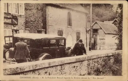 Ak Cocherel Eure, Auto, Präsident Briand, Fluss, Gebäude, Bon Accueil