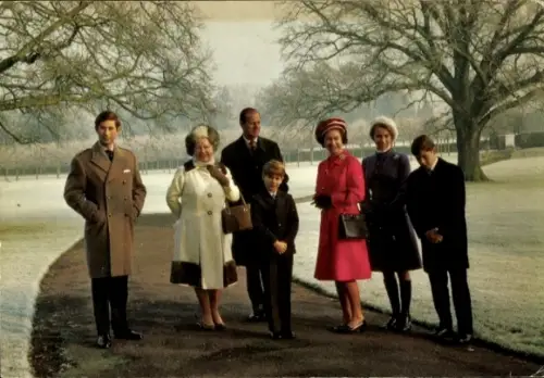 Ak Königin Elizabeth II von England, Königliche Familie, Sandringham