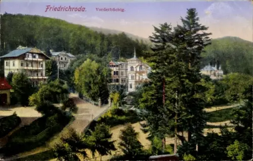 Ak Friedrichroda im Thüringer Wald, Stadtansicht,  Gebäude, Bäume, sanfte Hügel, Himmel