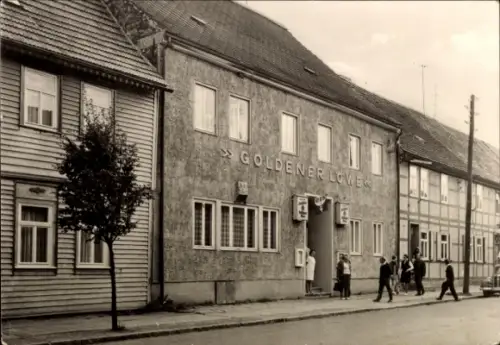 Ak Güntersberge Harzgerode am Harz, Gaststätte Goldener Löwe, Straßenszene,   Architektur