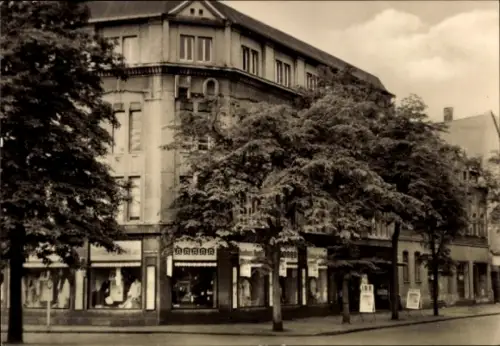 Ak Bitterfeld in Sachsen Anhalt, Kaufhaus Magnet, Walther-Rathenau-Straße, 1930er Jahre, Schwarz-