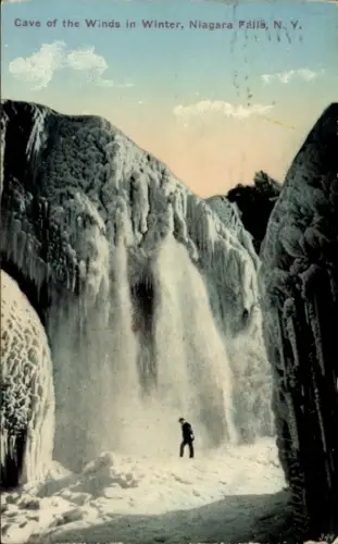Ak Niagara Falls New York USA, Cave of the Winds,  Eisformation, Person in Winterkleidung