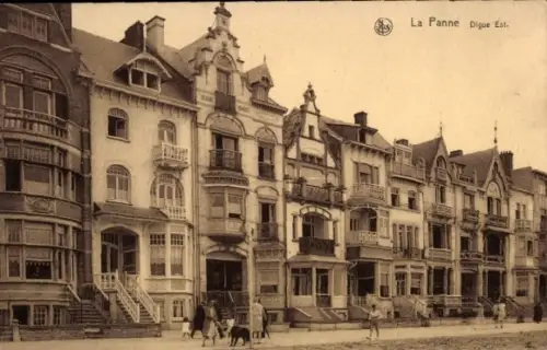 Ak La Panne De Panne Westflandern,  Digue Est,  Architektur, mehrere Etagen, Balkone