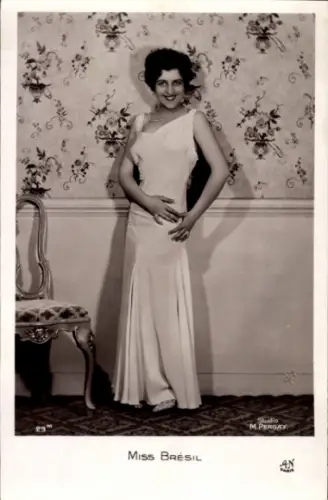 Foto Ak Miss Brasilien, Portrait im Kleid