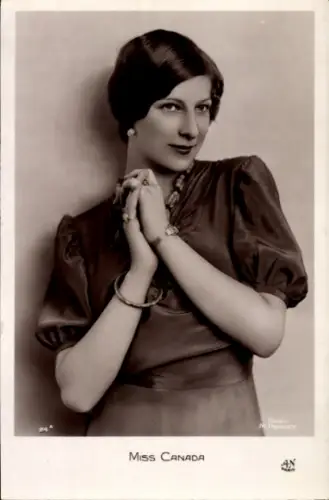 Foto Ak Miss Kanada, Portrait im Satinkleid