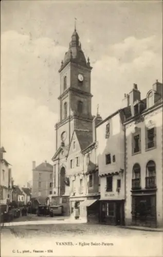 Ak Vannes Morbihan, Eglise Saint-Patern,  Gebäude, Uhrturm, Marktplatz