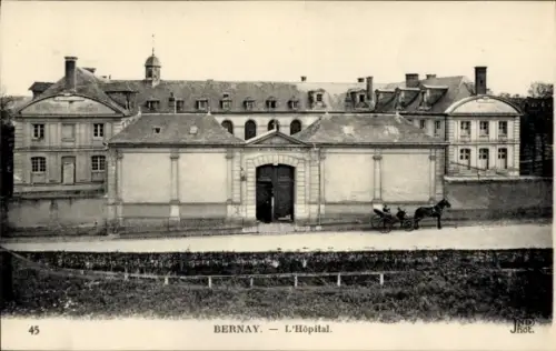 Ak Bernay Eure, Historisches Krankenhausgebäude, Pferdewagen, ländliche Umgebung