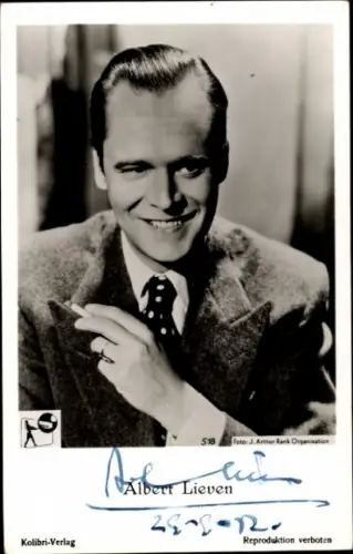 Ak Schauspieler Albert Lieven, Portrait mit Zigarette, Autogramm