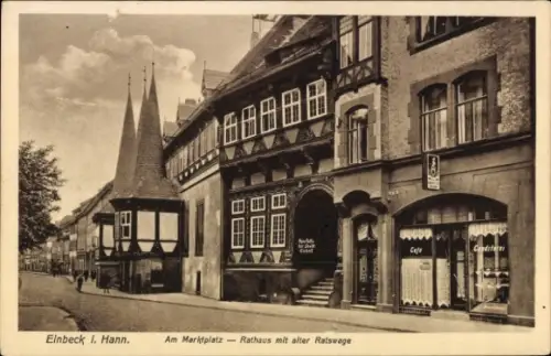 Ak Einbeck in Niedersachsen,  Rathaus, alte Ratswage, Marktplatz, Cafe, Conditere
