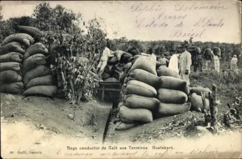 Ak Guatapará Brasilien, Kaffeelieferung, Säcke, Arbeiter,  Brasilien