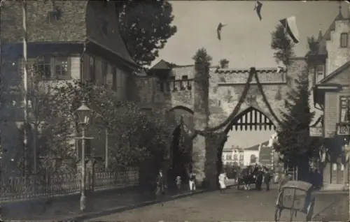 Foto Ak Goslar am Harz, Festtor, Straßenschmuck 1922, Geschäft Martin Niemeyer, Karren F.A. Lattmann