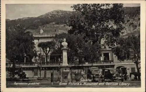 Ak Gibraltar, Blick auf Queen Victoria's Monument und Garrison Library