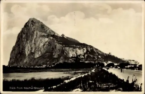 Ak Gibraltar, Felsen, neutraler Boden, Landschaft, Straße, Menschen, Gibraltar