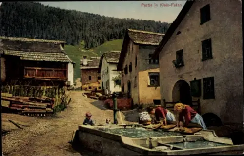 Ak Fetan Ftan Kt. Graubünden Schweiz, Klein Fetan, Waschfrauen