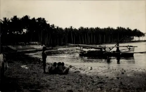 Ak Indonesien, Uferpartie, Boot