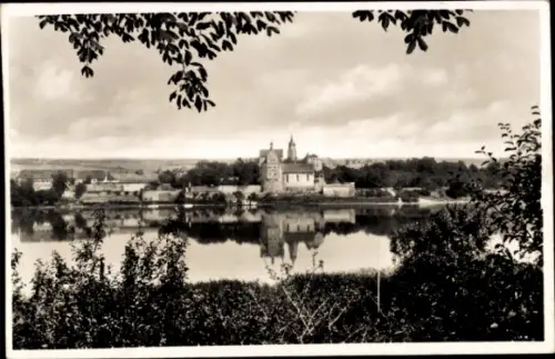 Ak Oberröblingen Röblingen am See Mansfelder Land, Schloss, Wasserreflexion, Bäume, Landschaft