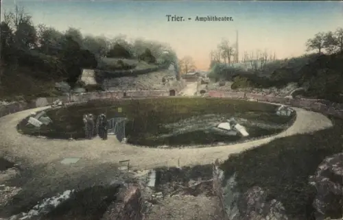 Ak Trier an der Mosel, Amphitheater, Ruinen, Landschaft, Menschen,  Stätte