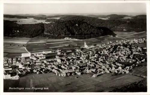 Ak Burladingen in der Schwäbischen Alb, Burladingen aus der Vogelperspektive, ländliche Umgebung,