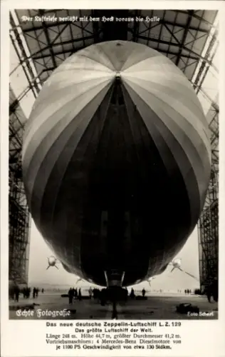 Ak Das neue deutsche Zeppelin Luftschiff LZ 129 Graf Hindenburg, Luftschiffhalle verlassend