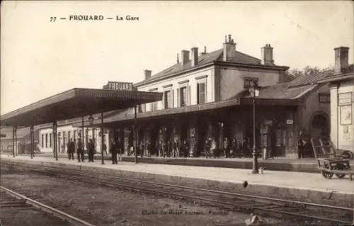 Ak Frouard Meurthe et Moselle, Bahnhof, Gleisseite