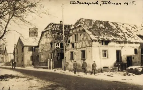 Foto Ak Aspach le Bas Niederaspach Elsass Haut Rhin, Zerstörte Häuser, Soldaten, I. WK