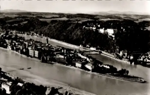 Ak Passau in Niederbayern, Dreiflüßeck,  Stadtansicht, Flusslandschaft, alte Architektur